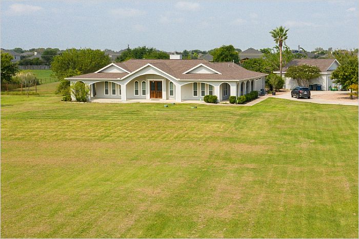 Elfyer - Hutto, TX House - For Sale