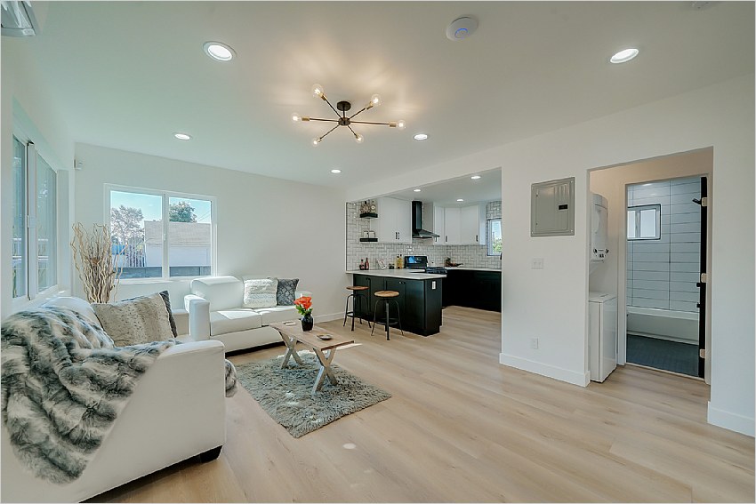 Elfyer - Lynwood, CA House - For Sale