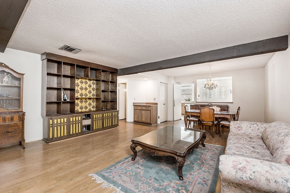 Elfyer - Tarzana, CA House - For Sale