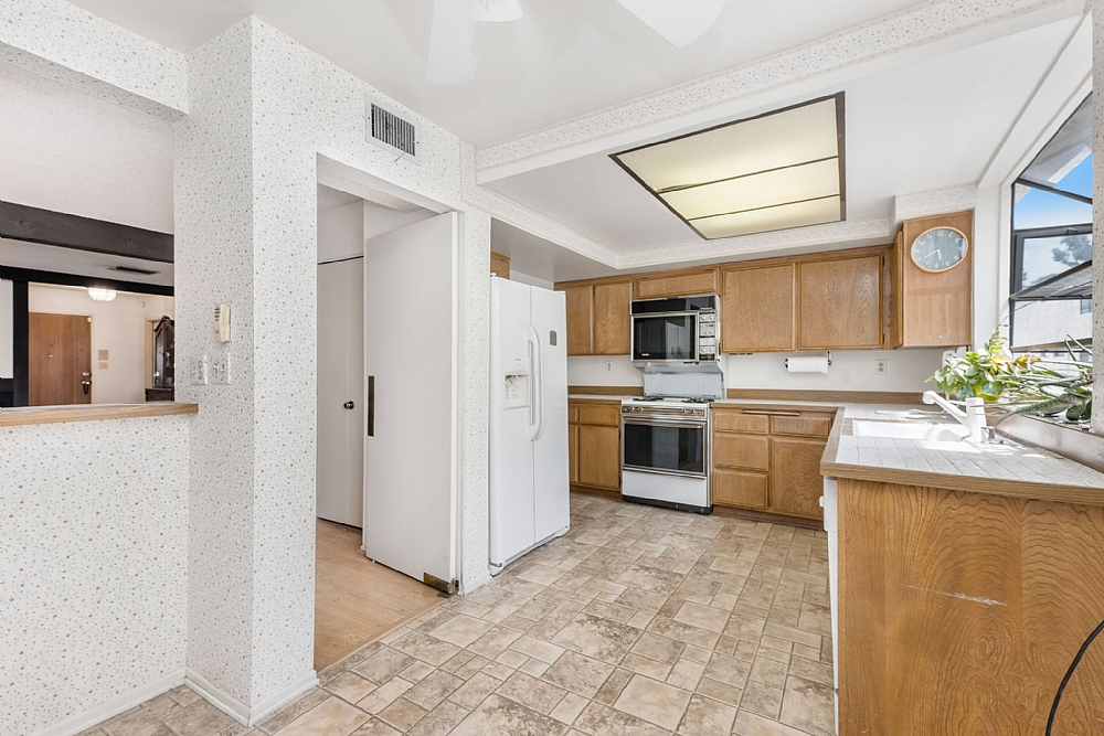 Elfyer - Tarzana, CA House - For Sale