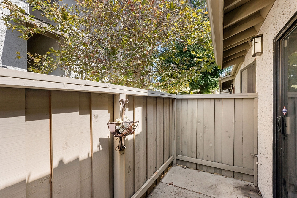 Elfyer - Tarzana, CA House - For Sale