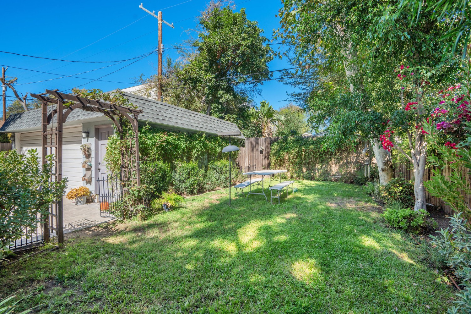 Elfyer - North Hollywood, CA House - For Sale