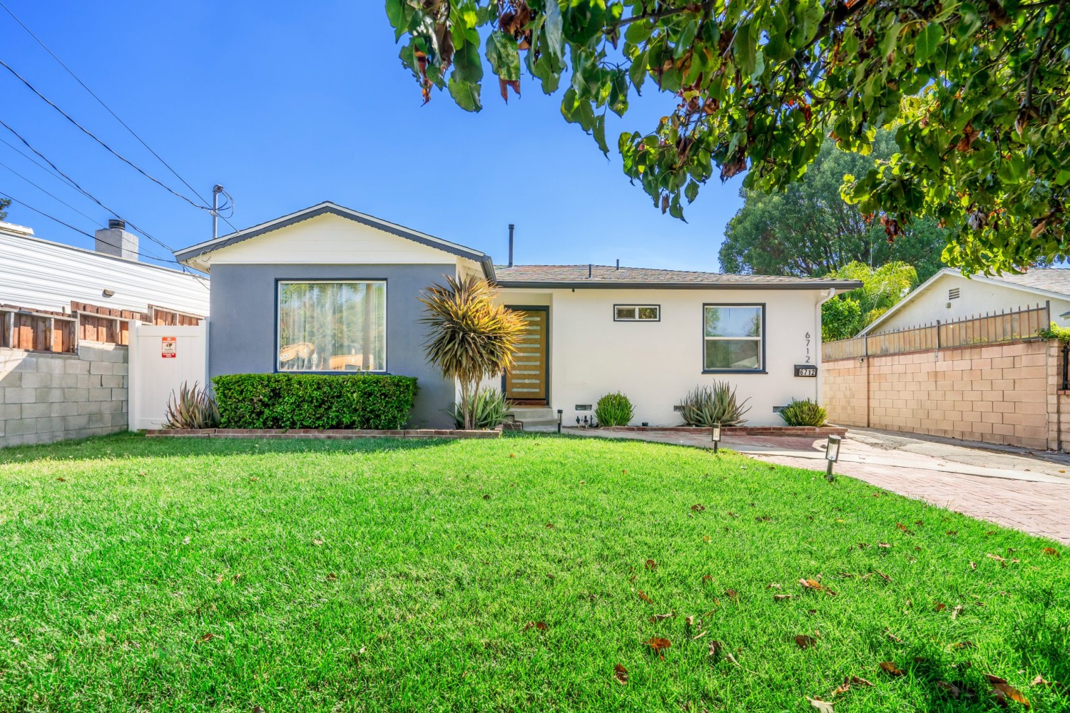 Elfyer - Reseda, CA House - For Sale
