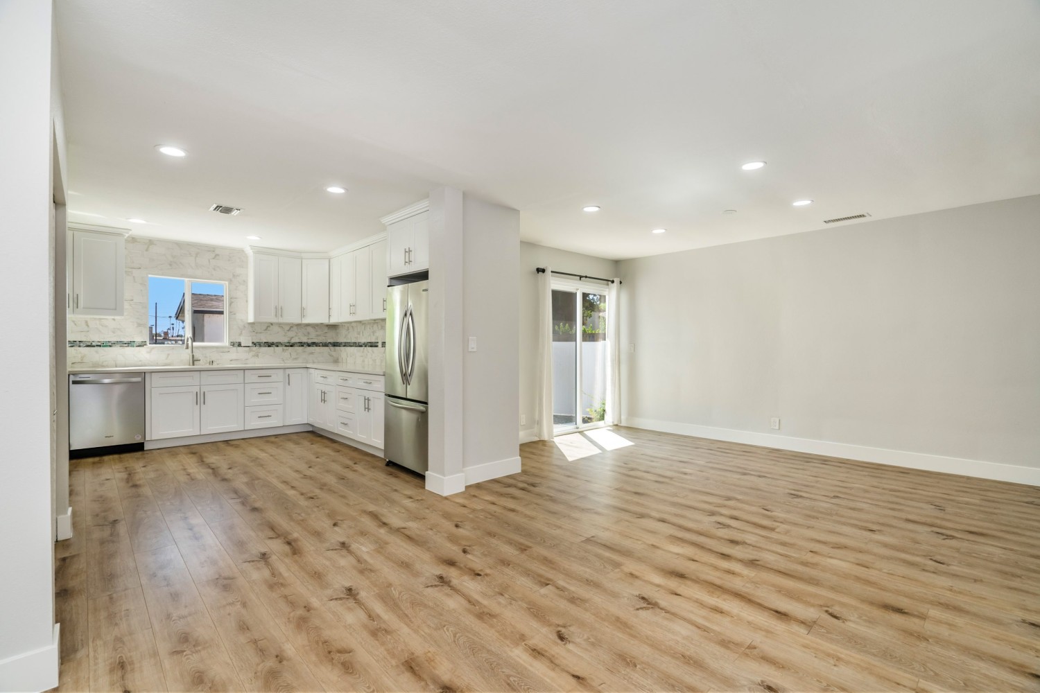 Elfyer - Reseda, CA House - For Sale