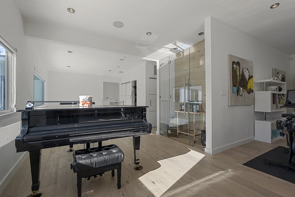 Elfyer - Los Angeles, CA House - For Sale