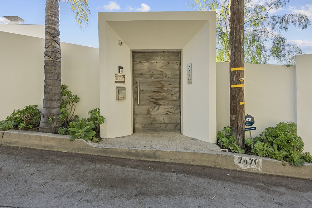 Elfyer - Los Angeles, CA House - For Sale