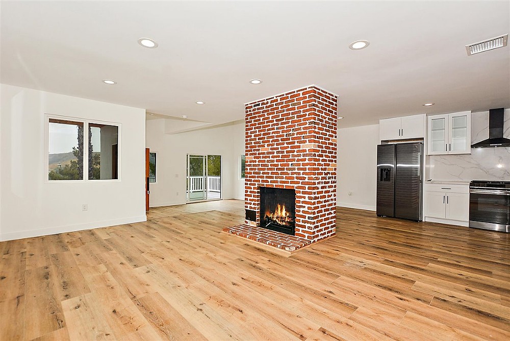 Elfyer - Los Angeles, CA House - For Sale