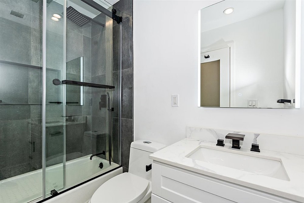 Elfyer - Los Angeles, CA House - For Sale