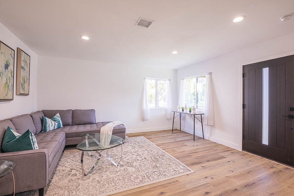 Elfyer - Los Angeles, CA House - For Sale