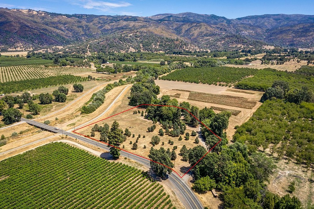 Elfyer - Upper Lake, CA House - For Sale