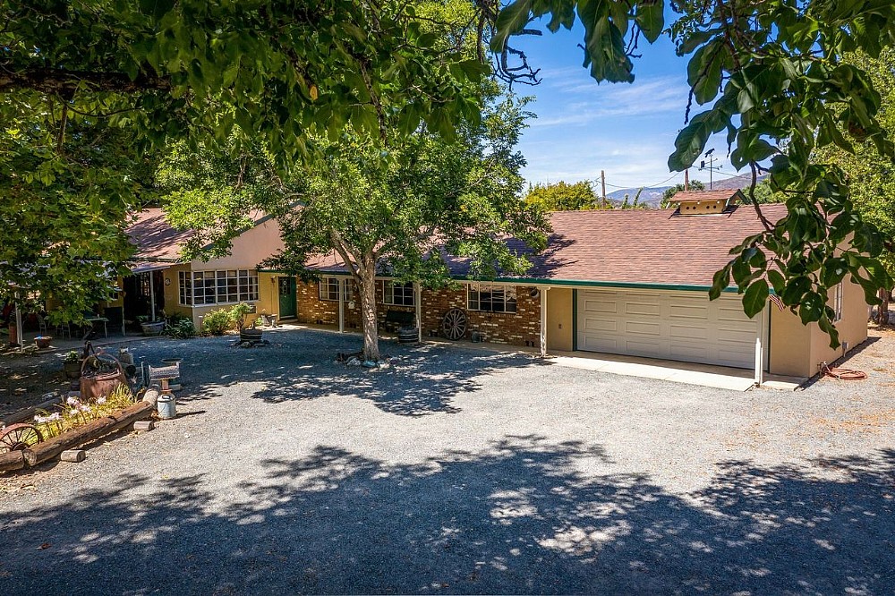 Elfyer - Upper Lake, CA House - For Sale