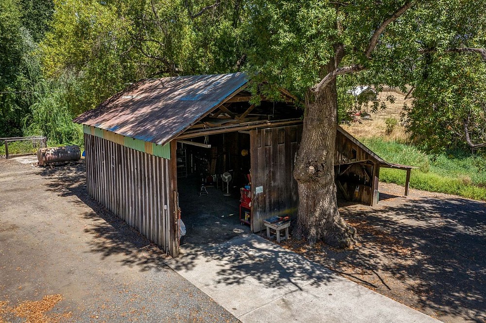 Elfyer - Upper Lake, CA House - For Sale