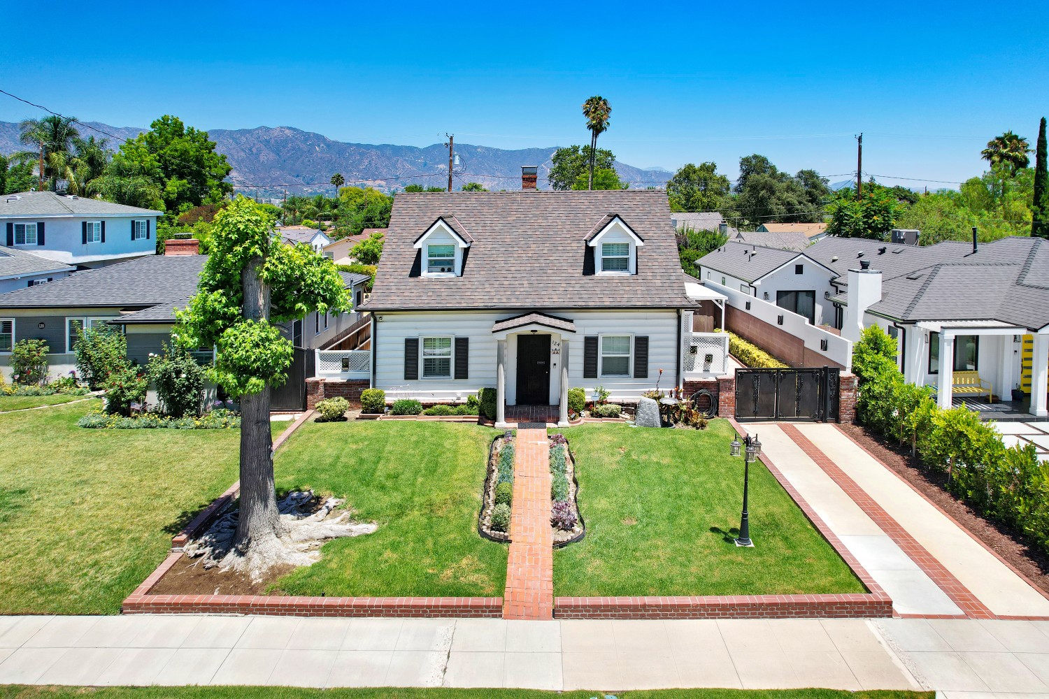 Elfyer - Burbank, CA House - For Sale