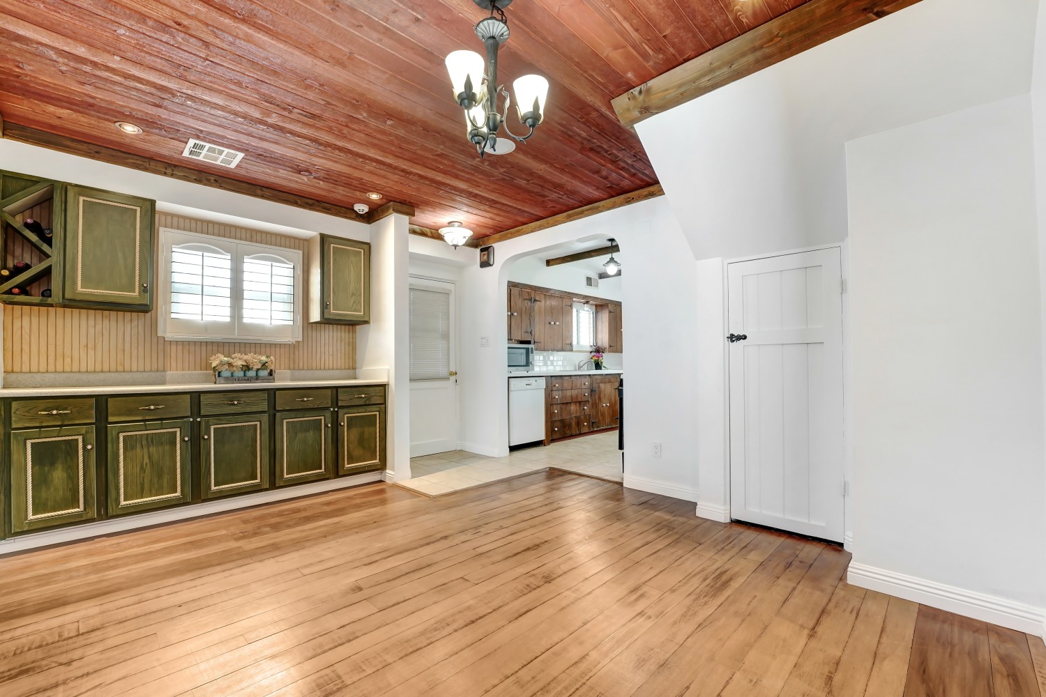 Elfyer - Burbank, CA House - For Sale