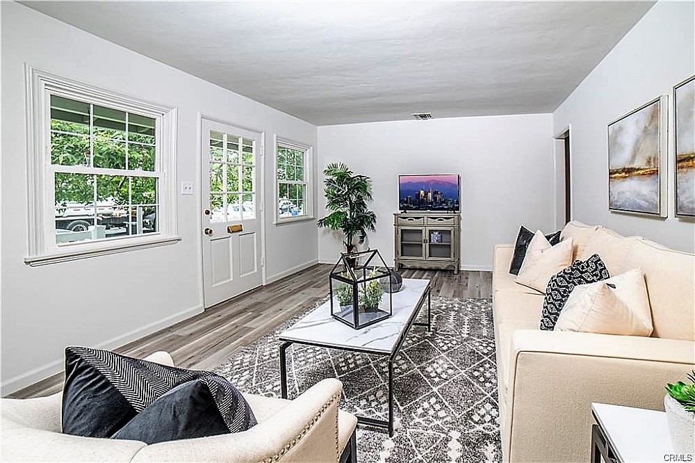 Elfyer - Burbank, CA House - For Sale