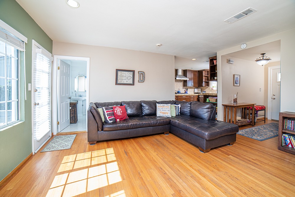 Elfyer - Burbank, CA House - For Sale