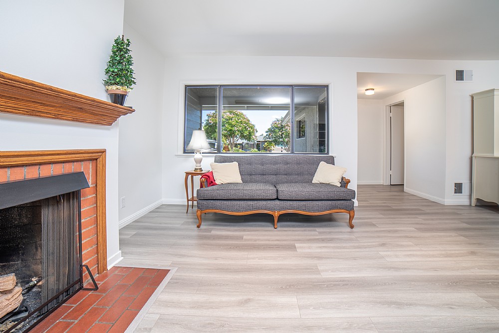 Elfyer - Burbank, CA House - For Sale