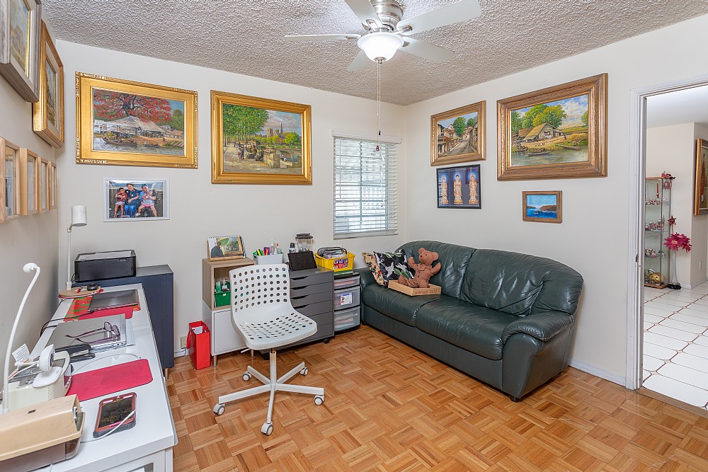 Elfyer - Burbank,  House - For Sale