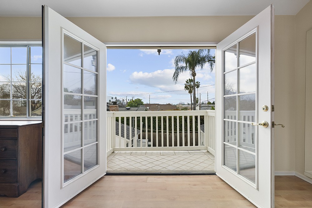 Elfyer - Burbank, CA House - For Sale