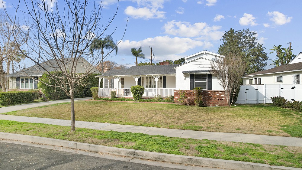 Elfyer - Burbank, CA House - For Sale