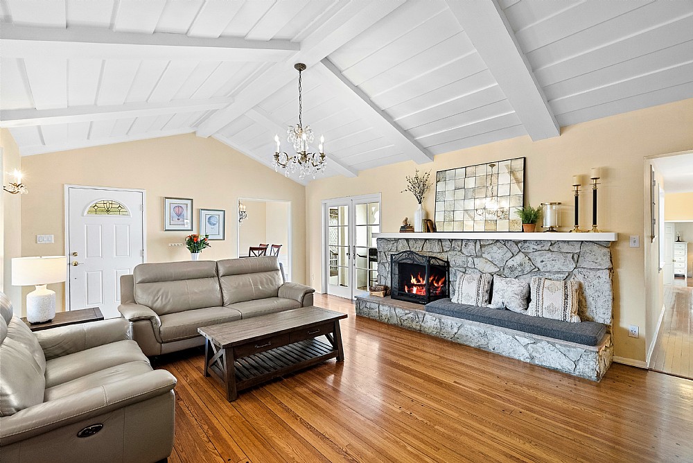 Elfyer - Burbank, CA House - For Sale