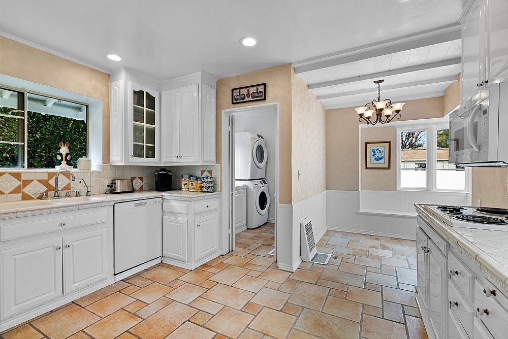 Elfyer - Burbank, CA House - For Sale