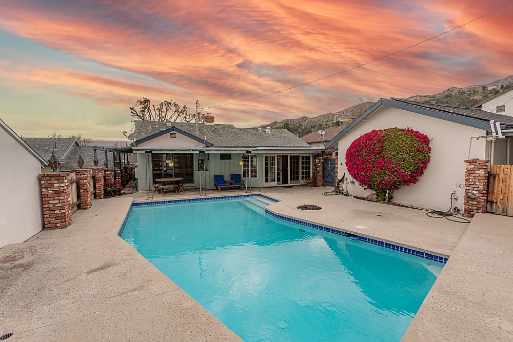 Elfyer - Burbank, CA House - For Sale