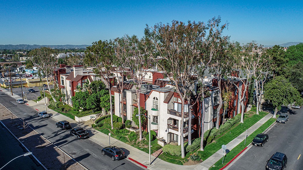 Elfyer - Burbank, CA House - For Sale