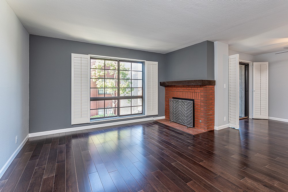 Elfyer - Burbank, CA House - For Sale