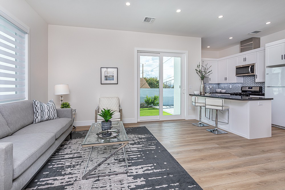 Elfyer - Burbank, CA House - For Sale