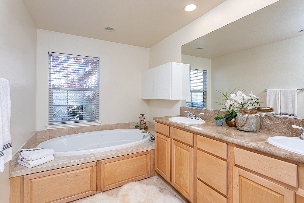 Elfyer - Burbank, CA House - For Sale