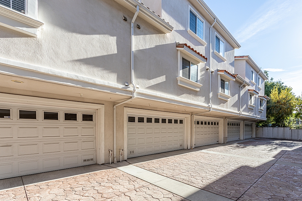 Elfyer - Burbank, CA House - For Sale