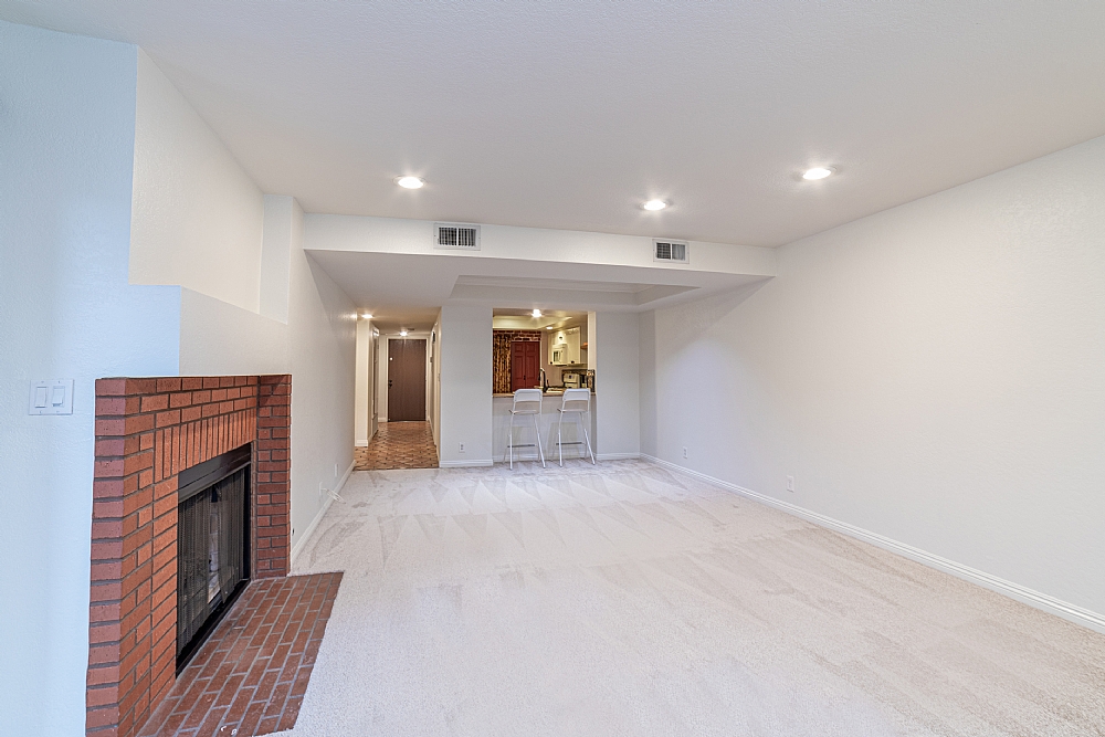 Elfyer - Burbank, CA House - For Sale