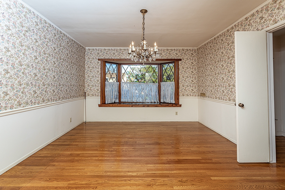 Elfyer - Burbank, CA House - For Sale