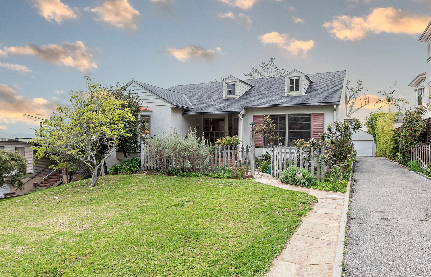 Elfyer - Burbank, CA House - For Sale