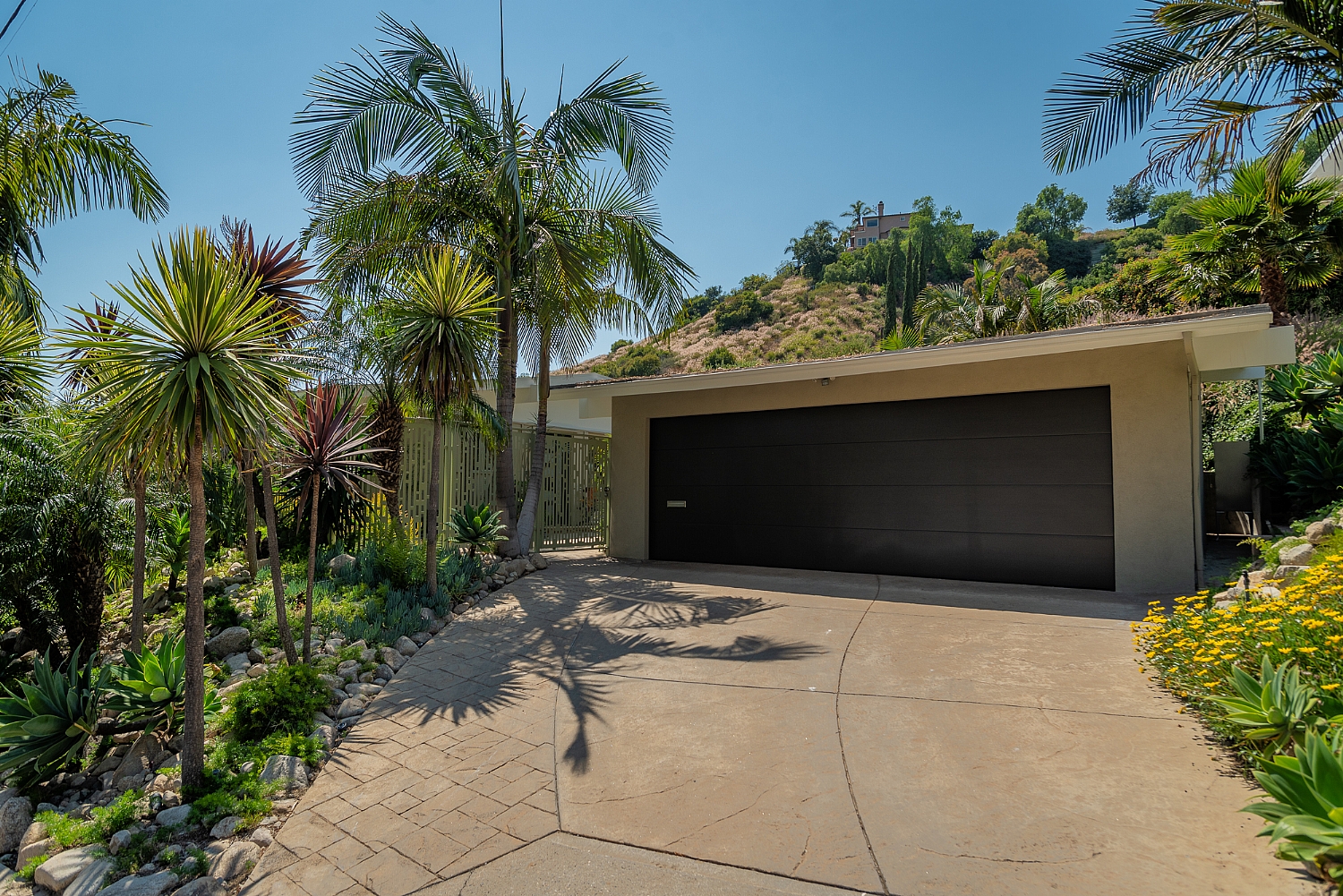 Elfyer - Burbank, CA House - For Sale