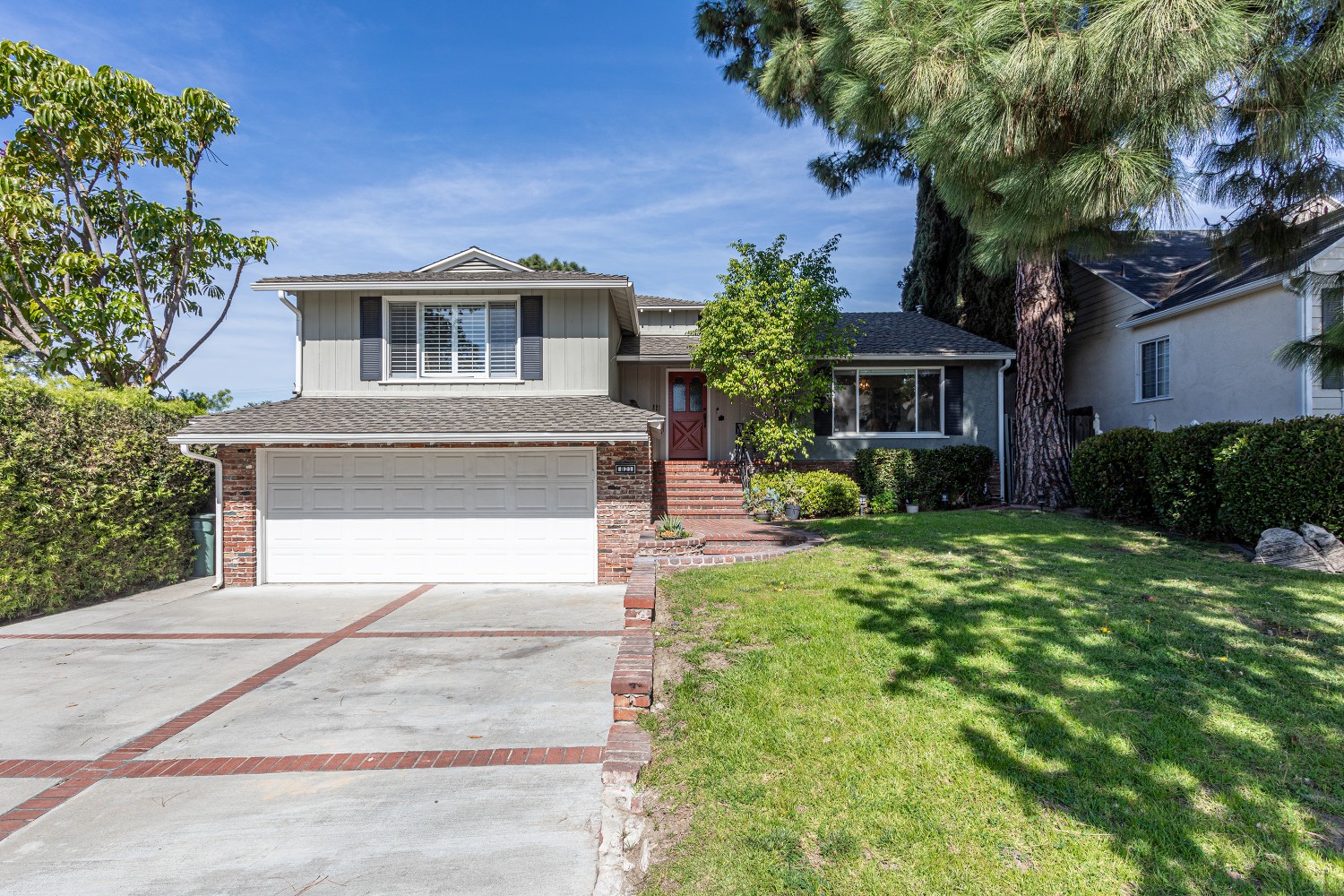 Elfyer - Burbank, CA House - For Sale