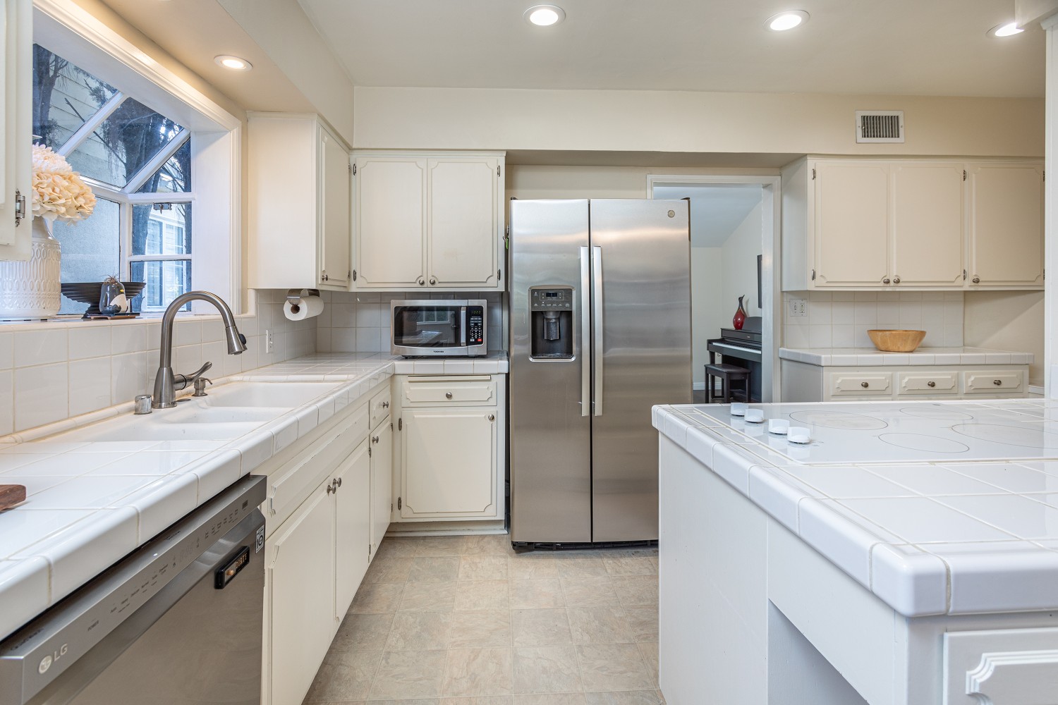 Elfyer - Burbank, CA House - For Sale