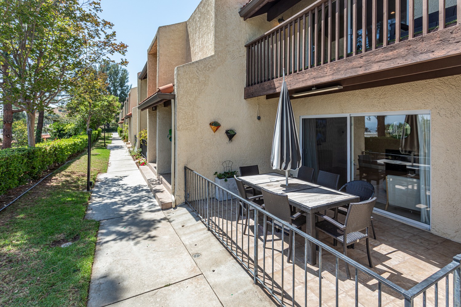 Elfyer - Burbank, CA House - For Sale