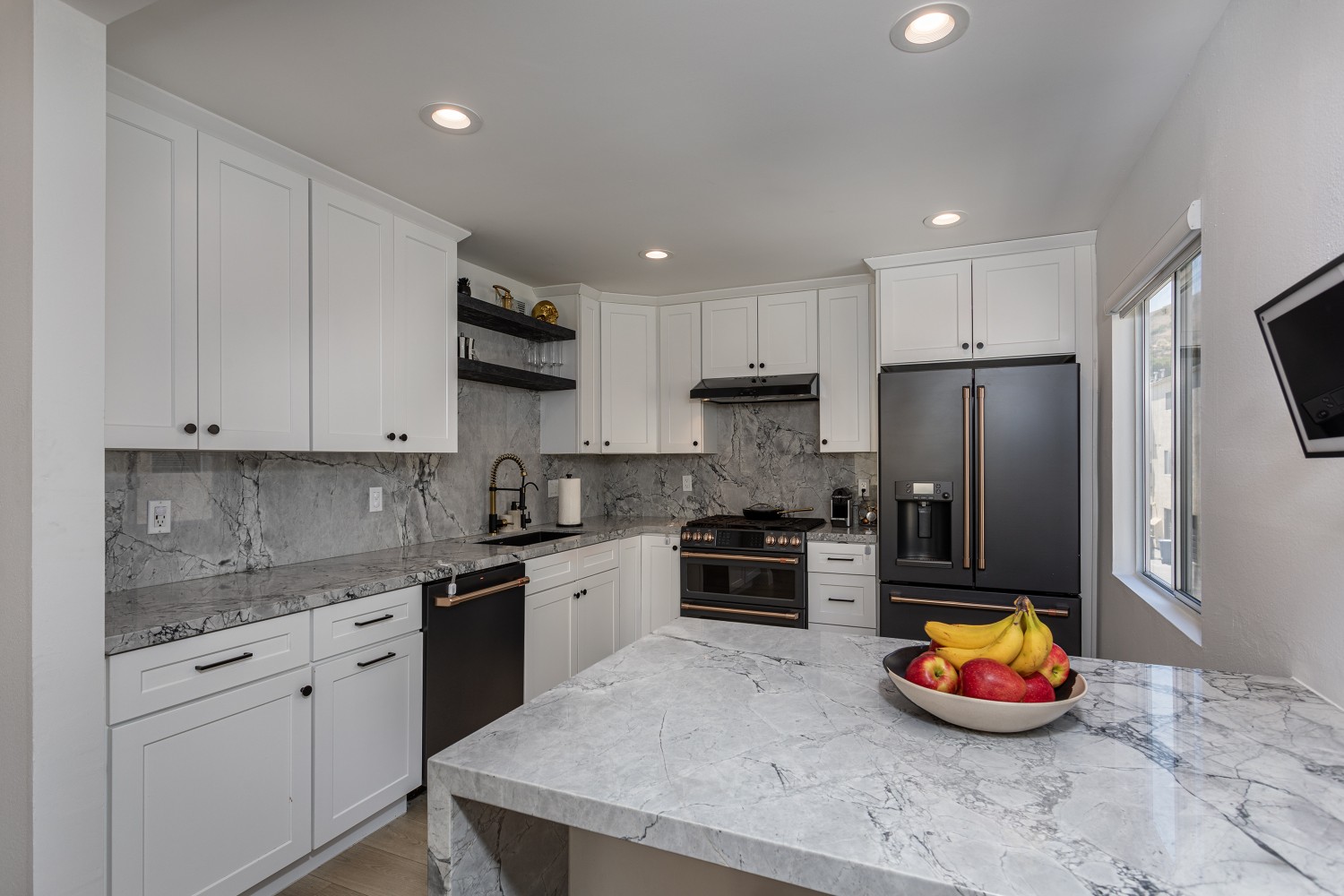 Elfyer - Burbank, CA House - For Sale