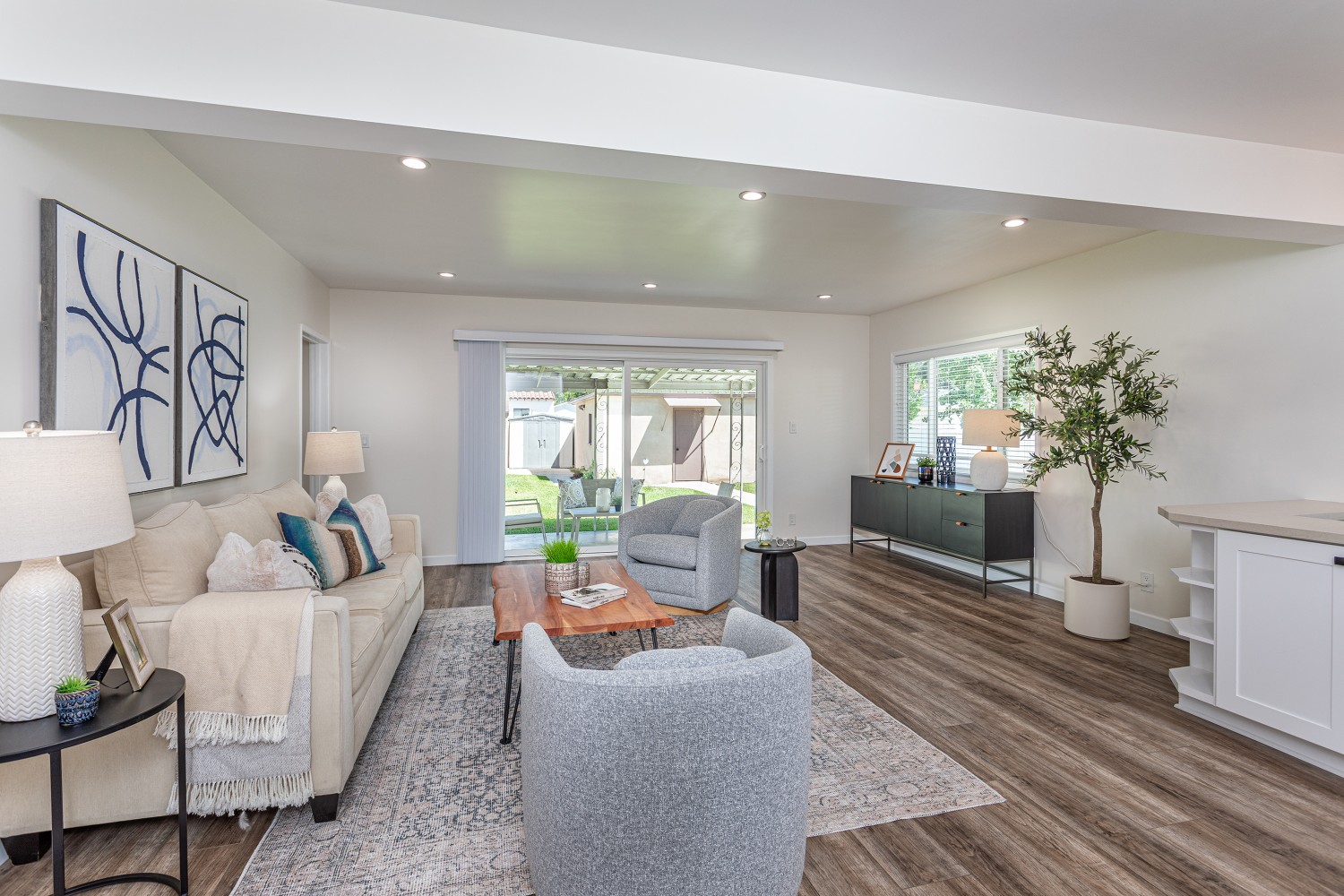 Elfyer - Burbank, CA House - For Sale