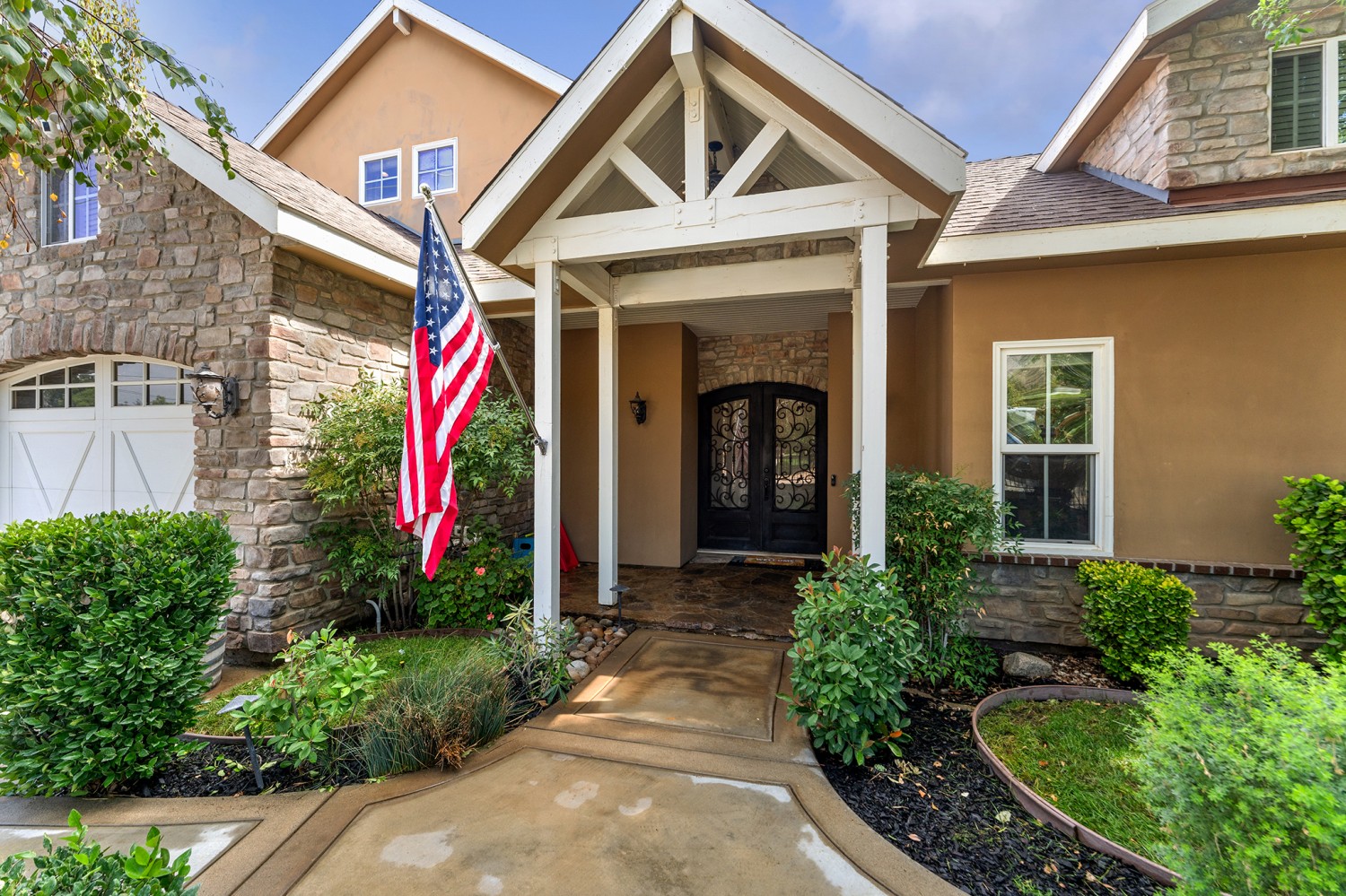 Elfyer - Acton, CA House - For Sale