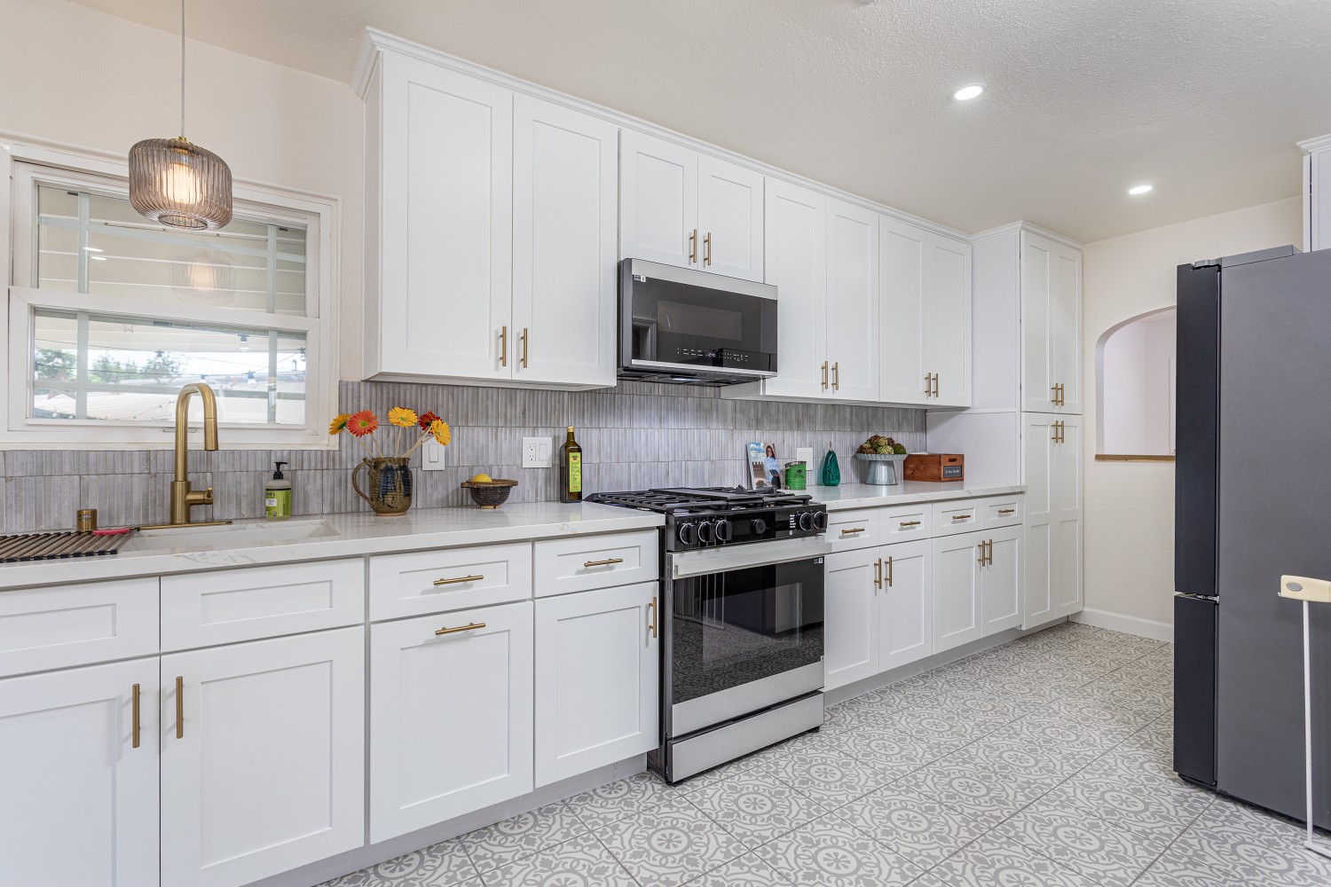 Elfyer - Burbank, CA House - For Sale