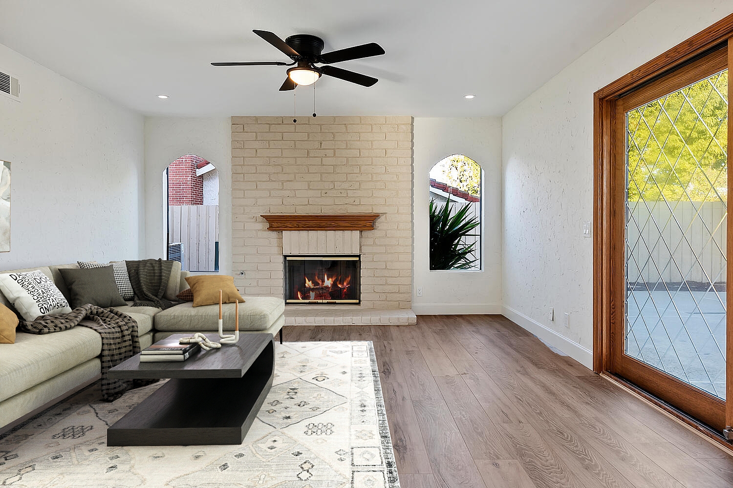 Elfyer - Thousand Oaks, CA House - For Sale