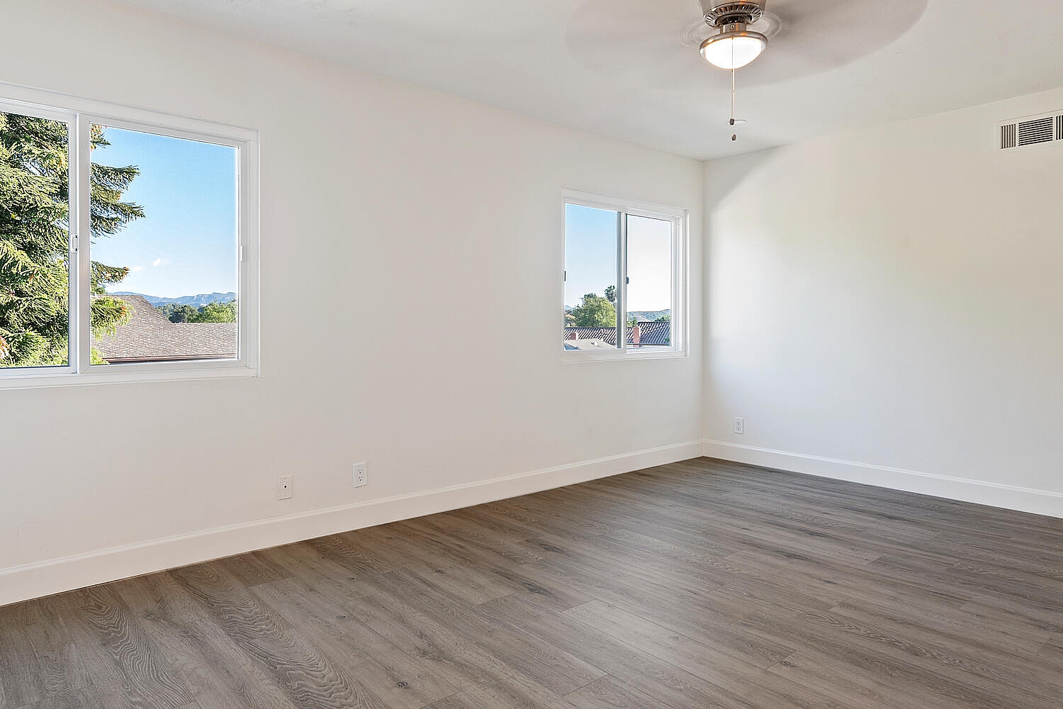 Elfyer - Thousand Oaks, CA House - For Sale