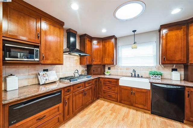 Elfyer - San Leandro, CA House - For Sale