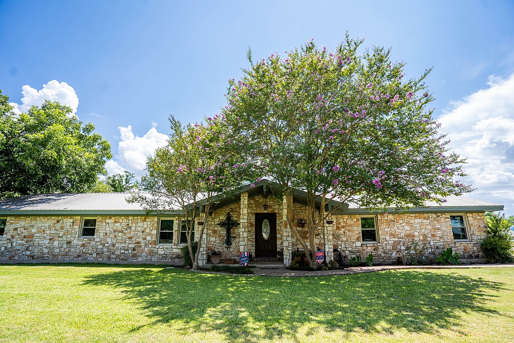Elfyer - Webberville, TX House - For Sale