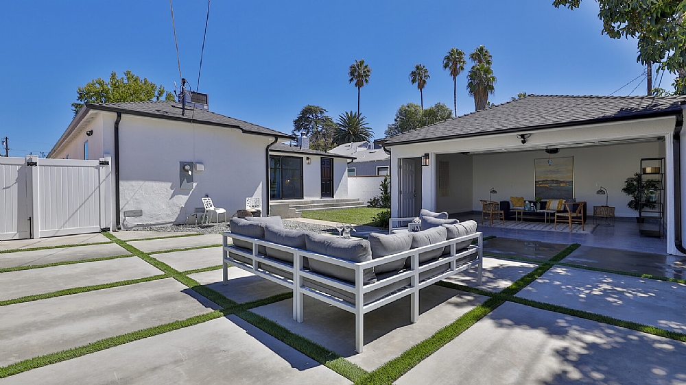 Elfyer - Valley Glen, CA House - For Sale