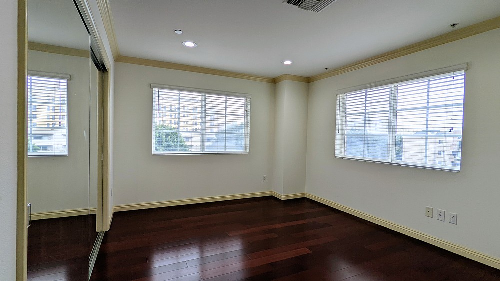 Elfyer - Los Angeles, CA House - For Sale