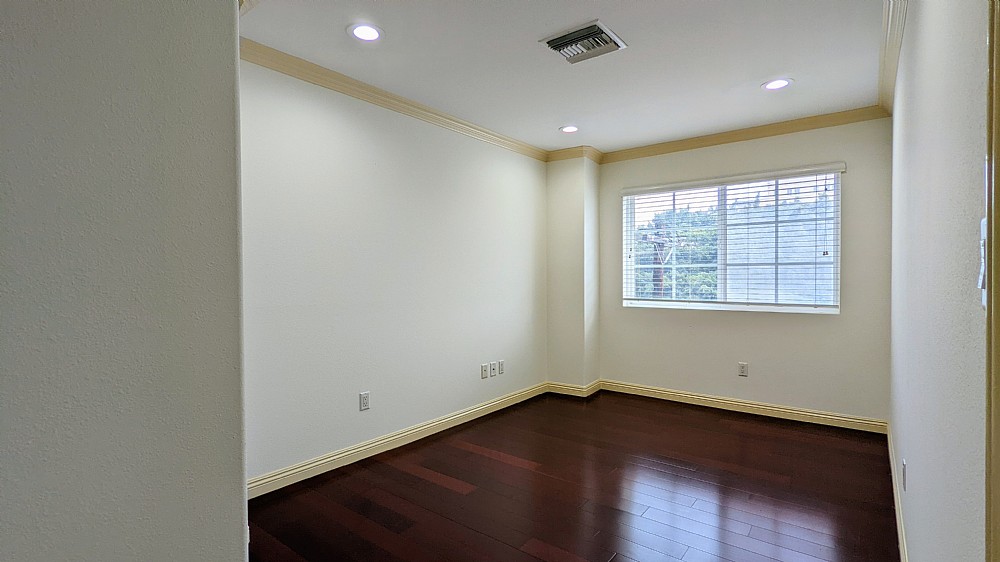 Elfyer - Los Angeles, CA House - For Sale